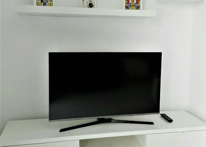 Renovado,vistas Piscina, Aire Acondicionado,wifi