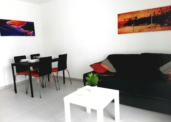 Renovado,vistas Piscina, Aire Acondicionado,wifi